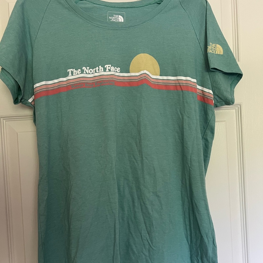 Northface Womens size XL t shirt